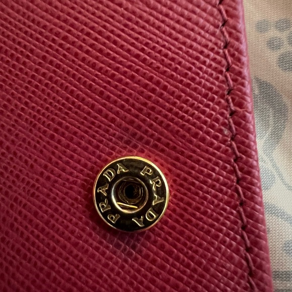 Prada Saffiano Megal Oro Wallet - Picture 6 of 9